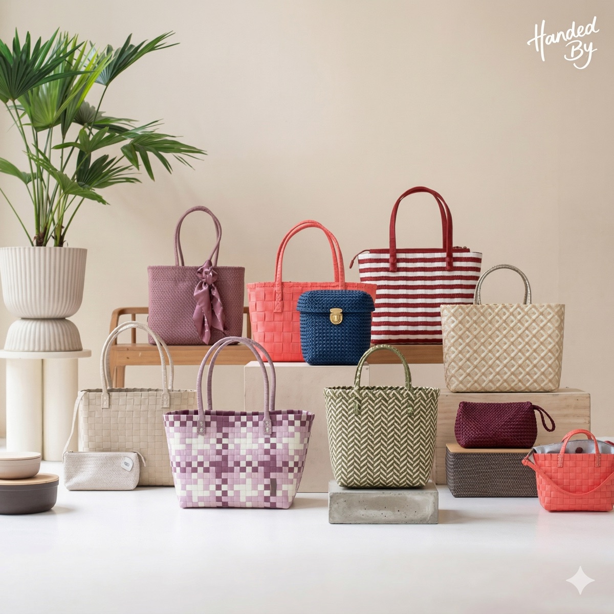 Handed By Kollektion handgeflochtener Taschen